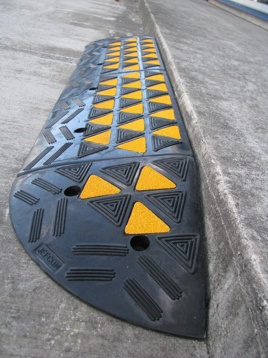3720MM (L) X 150MM (H) Heavy-Duty Rubber Gutter/Kerb Ramp – Durable & Versatile for Any Application