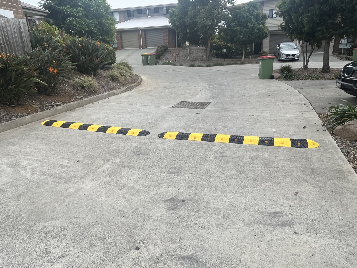 2.86M Polyethylene/Plastic Budget Speed Hump with Fixings