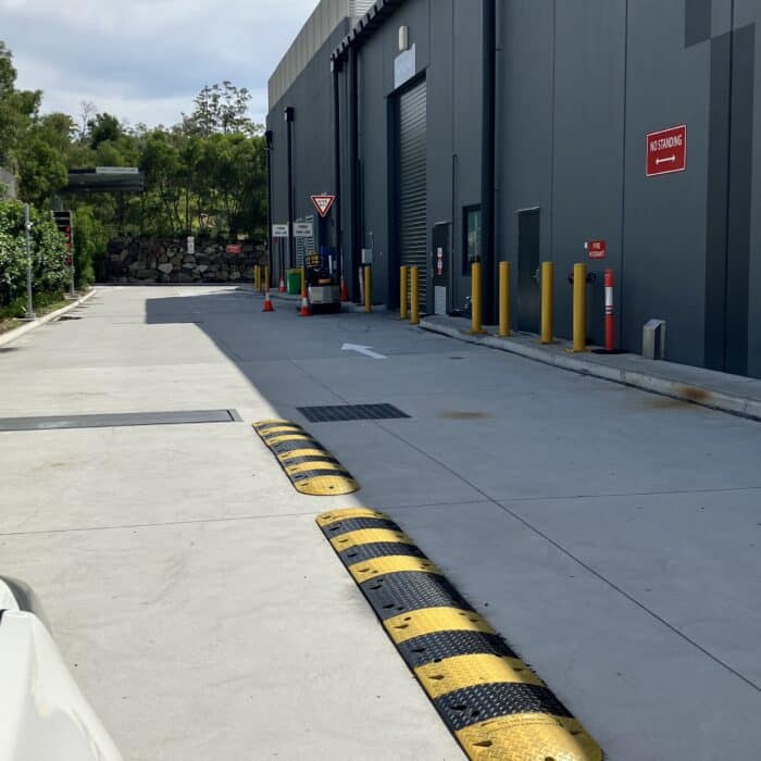 2.7M Standard Round Top Rubber Speed Hump (Including fixings)