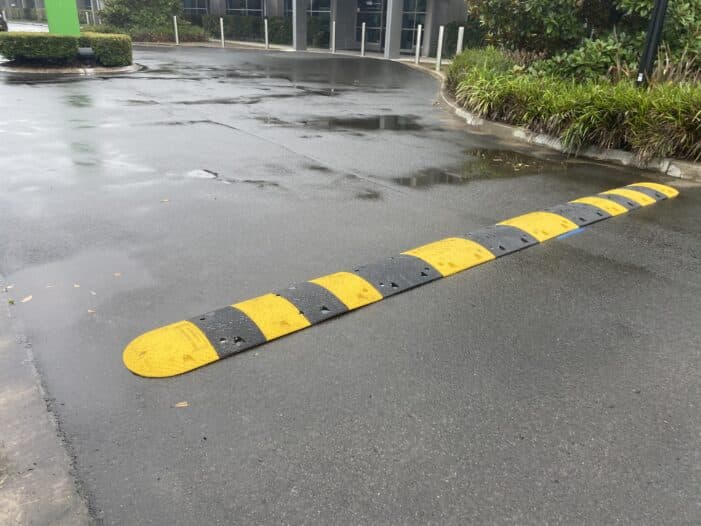 2.7M Standard Round Top Rubber Speed Hump (Including fixings)