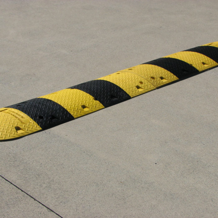 2.7M Standard Round Top Rubber Speed Hump (Including fixings)