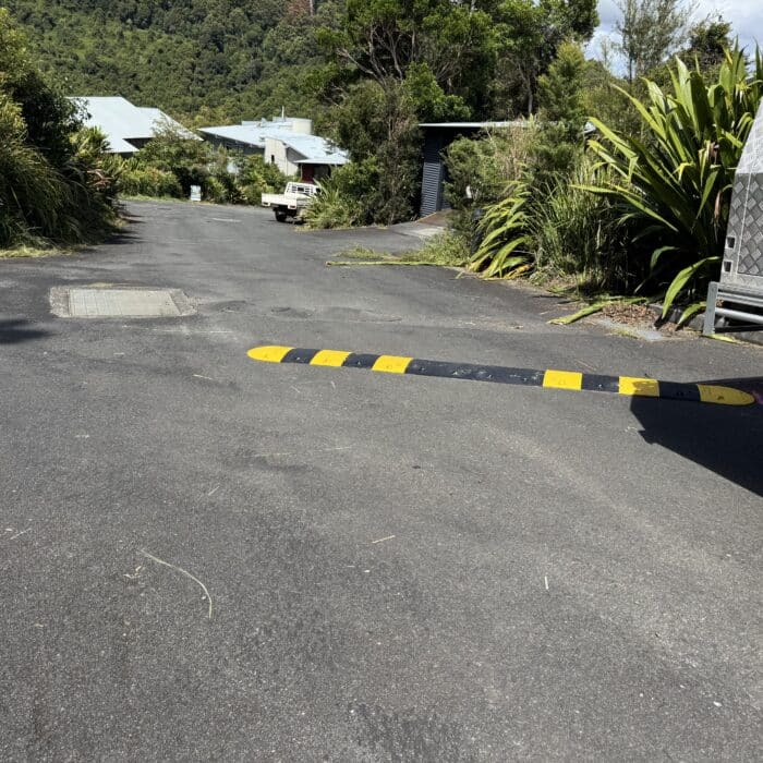 2.7M Standard Round Top Rubber Speed Hump (Including fixings)