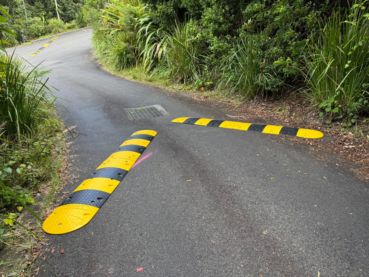 2.7m Rubber Speed Hump with Fixings